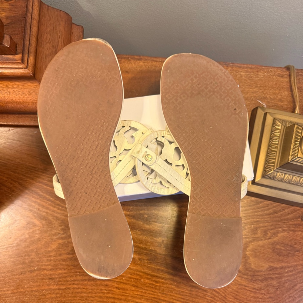Tory Burch Optic White Leather Logo Miller Thong Sandals Size 10 - Picture 11 of 13